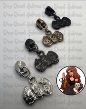Load image into Gallery viewer, *DDF EXCLUSIVE* Halloween III Season Of The Witch Zipper Pulls