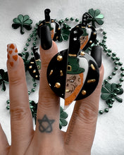 Load image into Gallery viewer, Leprechaun Killer Knife Gripper