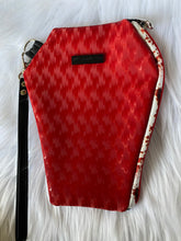 Load image into Gallery viewer, IT Wristlet